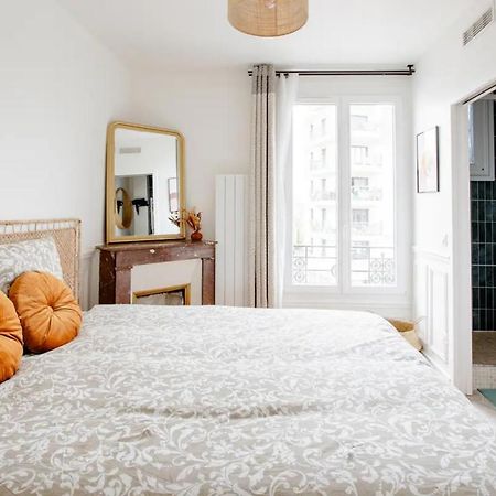 Charmant Appartement Cosy A Suresnes Exteriör bild