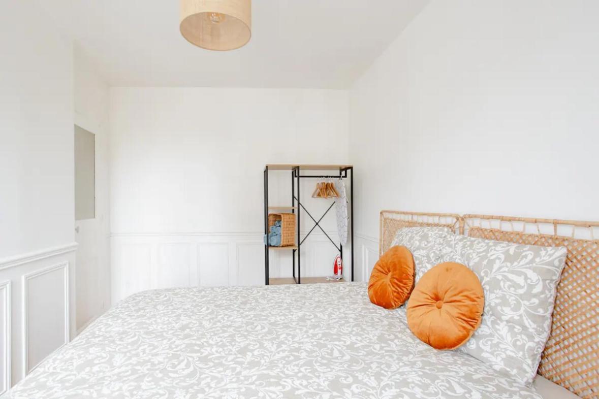 Charmant Appartement Cosy A Suresnes Exteriör bild