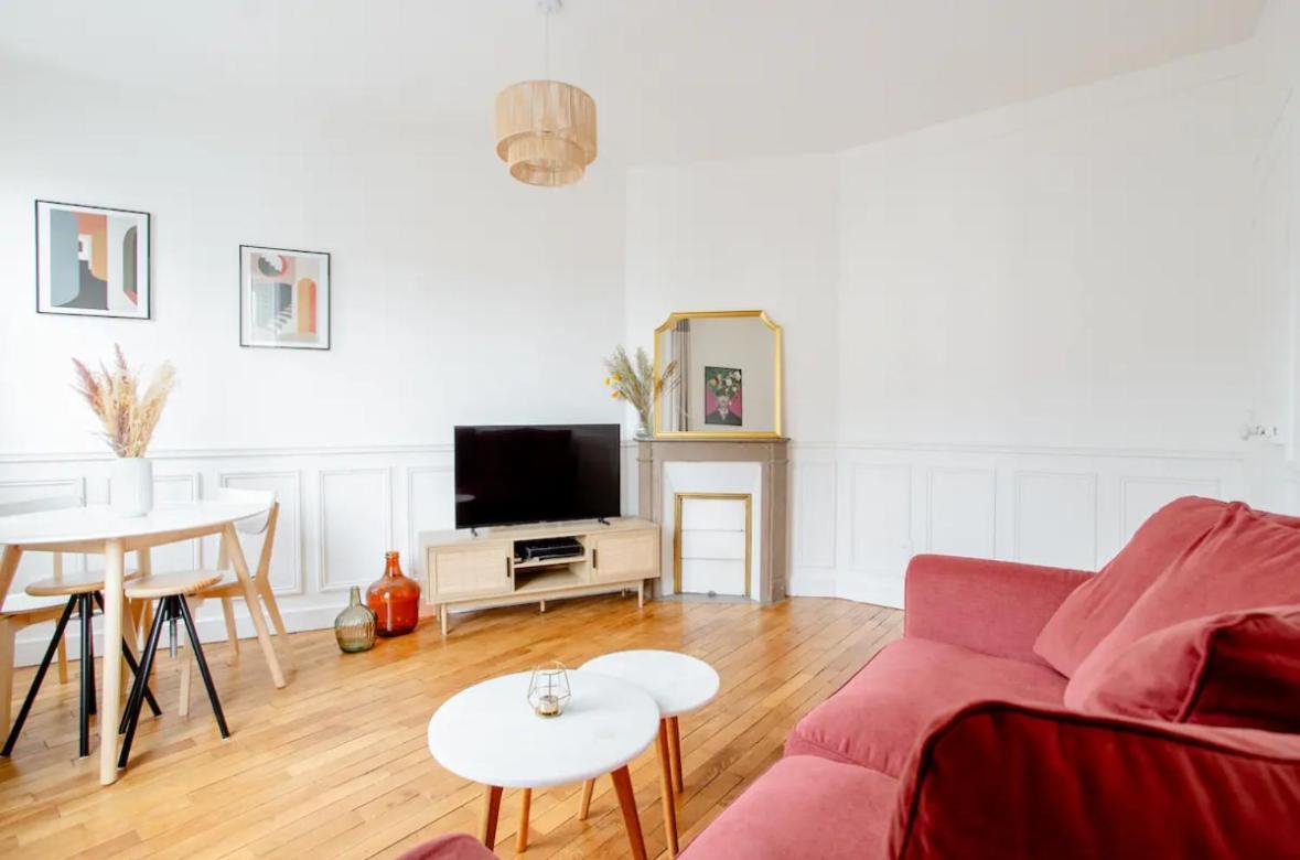 Charmant Appartement Cosy A Suresnes Exteriör bild